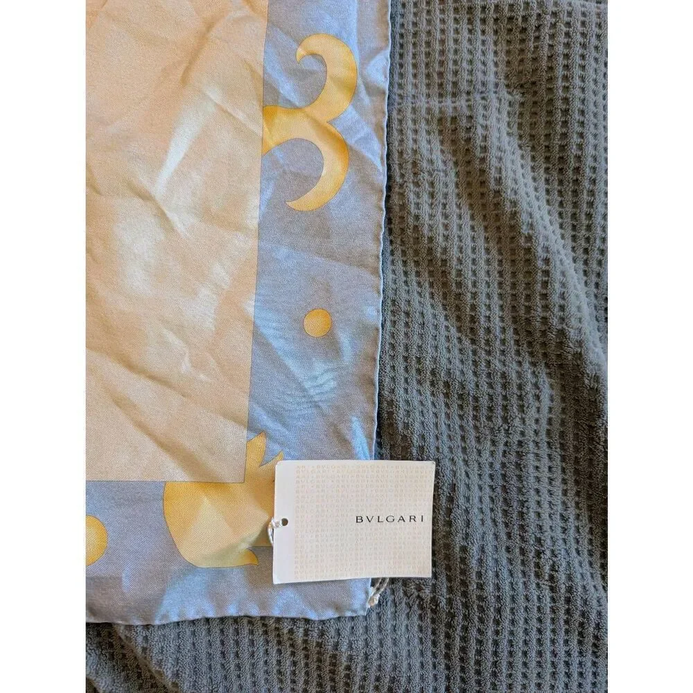 Brand New Bvlgari 100% Silk Women's Scarf Purses Merchandise Fashion Themed